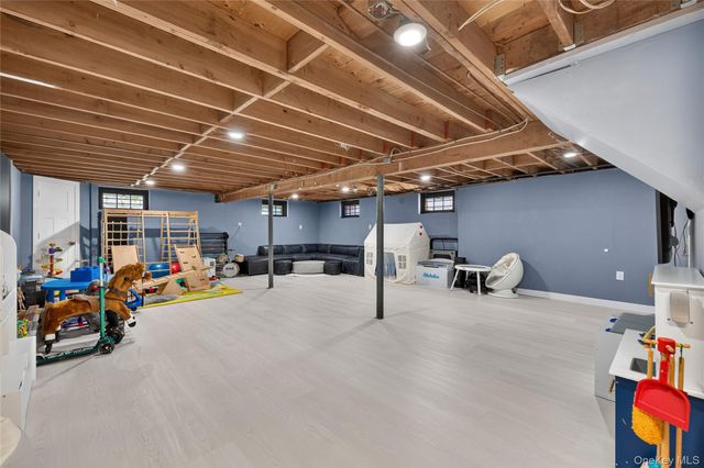 1171 Carlls Straight Path, Dix Hills, NY 11746
