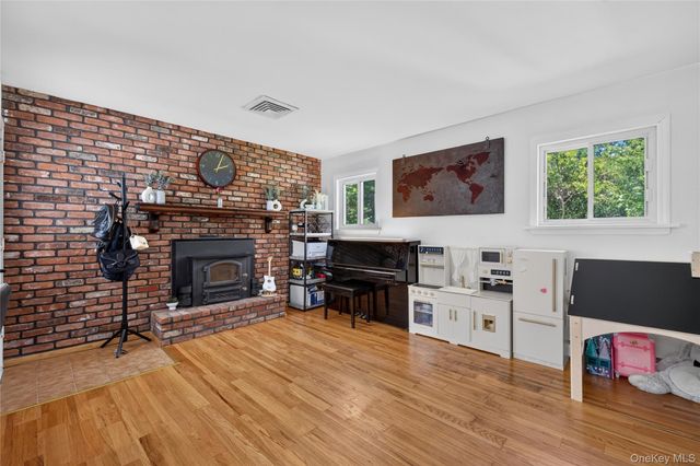 1171 Carlls Straight Path, Dix Hills, NY 11746