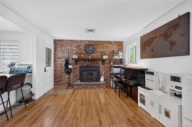 1171 Carlls Straight Path, Dix Hills, NY 11746
