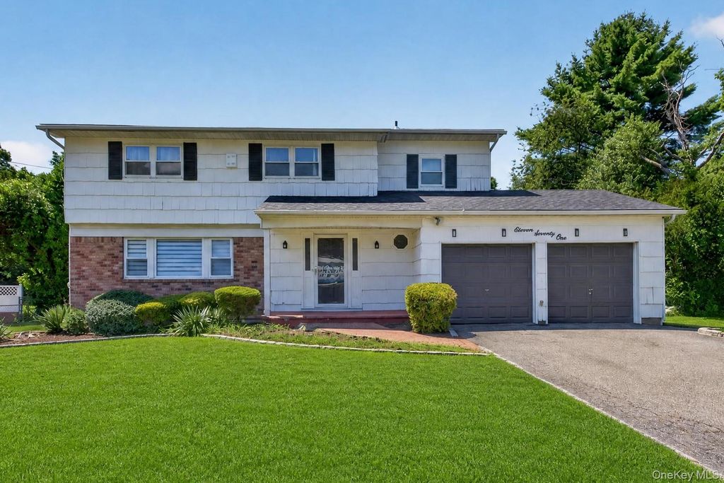 1171 Carlls Straight Path, Dix Hills, NY 11746