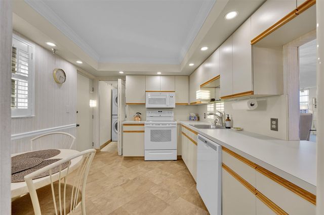 5340 NW 2nd Ave PH-26, Boca Raton, FL 33487