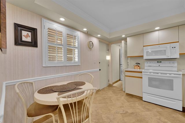 5340 NW 2nd Ave PH-26, Boca Raton, FL 33487