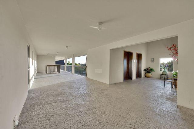 5340 NW 2nd Ave PH-26, Boca Raton, FL 33487