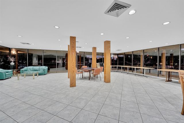 5340 NW 2nd Ave PH-26, Boca Raton, FL 33487