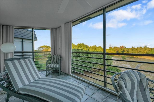 5340 NW 2nd Ave PH-26, Boca Raton, FL 33487