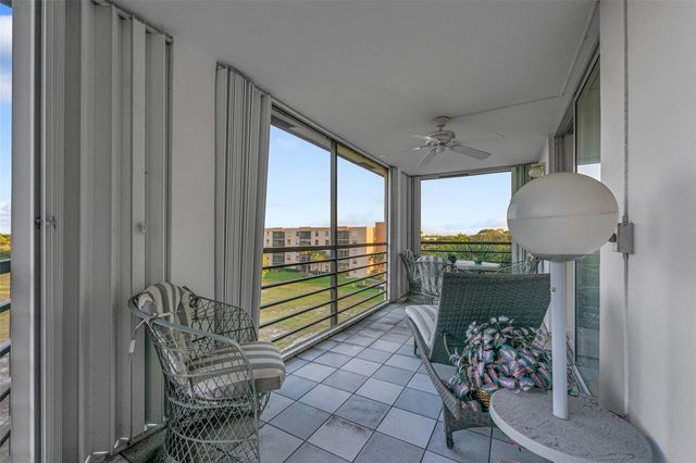 5340 NW 2nd Ave PH-26, Boca Raton, FL 33487