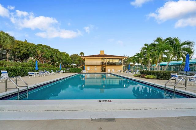 5340 NW 2nd Ave PH-26, Boca Raton, FL 33487