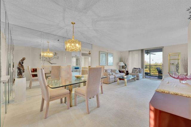 5340 NW 2nd Ave PH-26, Boca Raton, FL 33487