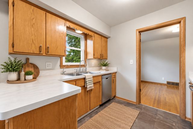 6717 Dutton Avenue, Brooklyn Park, MN 55428
