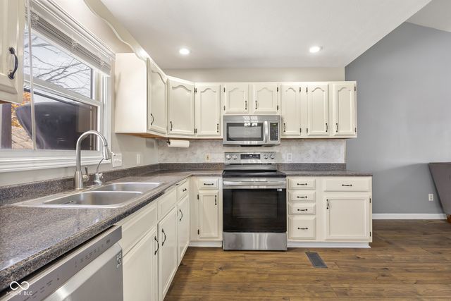 3277 Muriel Place, Columbus, IN 47203