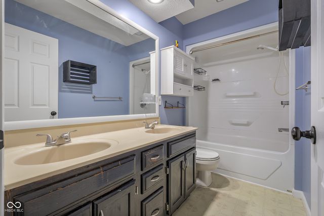 3277 Muriel Place, Columbus, IN 47203