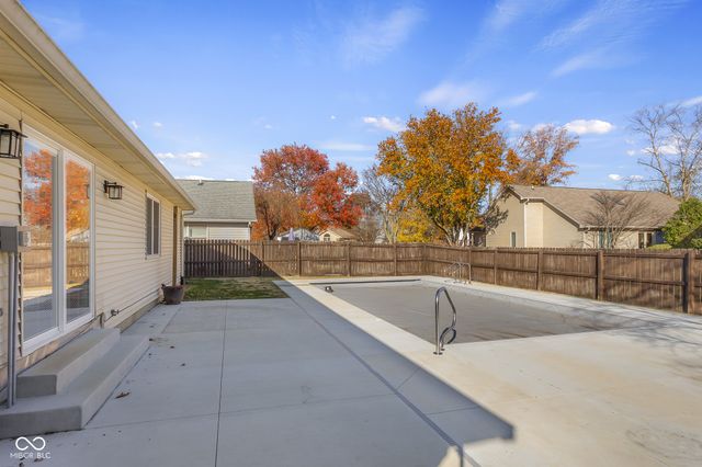 3277 Muriel Place, Columbus, IN 47203