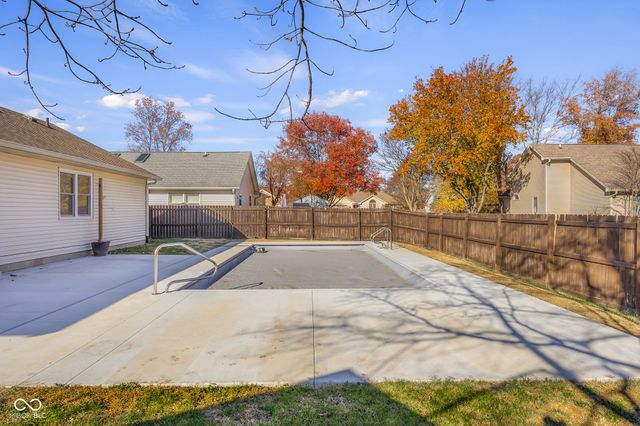 3277 Muriel Place, Columbus, IN 47203