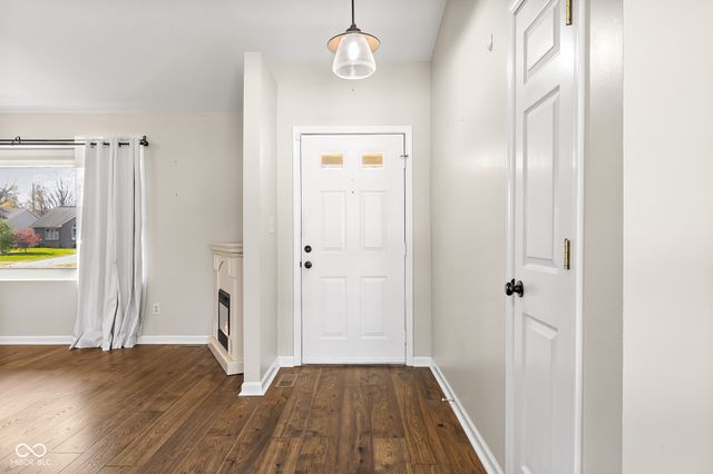 3277 Muriel Place, Columbus, IN 47203