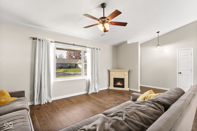 3277 Muriel Place, Columbus, IN 47203