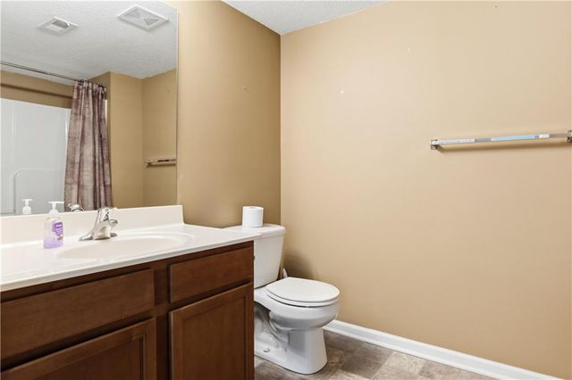 5600 NE 80th Terrace 2C, Kansas City, MO 64119