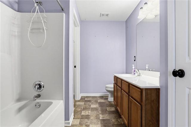 5600 NE 80th Terrace 2C, Kansas City, MO 64119