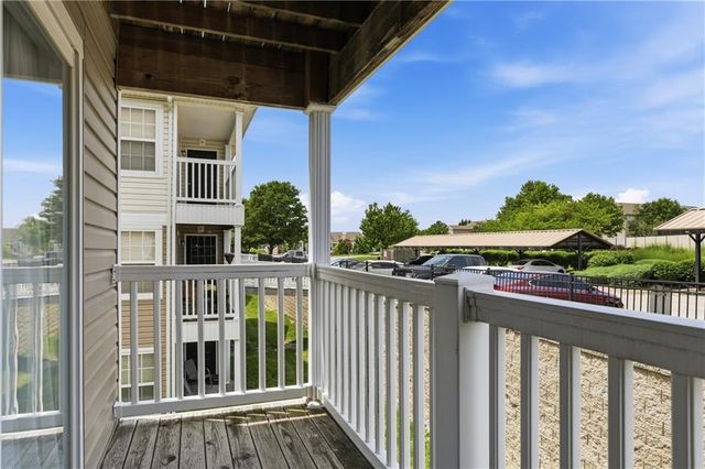 5600 NE 80th Terrace 2C, Kansas City, MO 64119