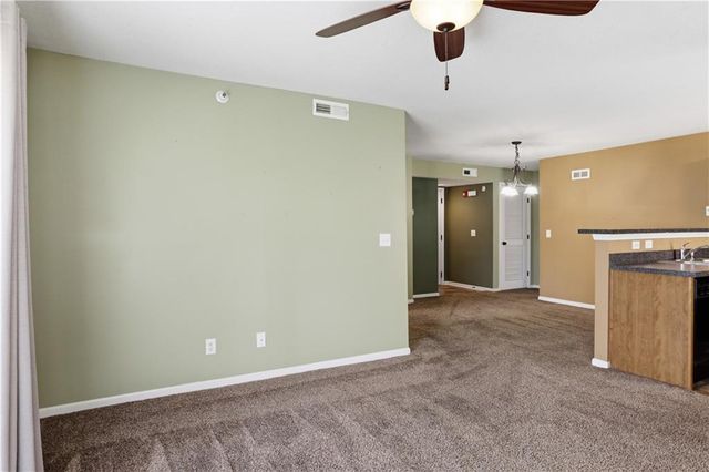 5600 NE 80th Terrace 2C, Kansas City, MO 64119