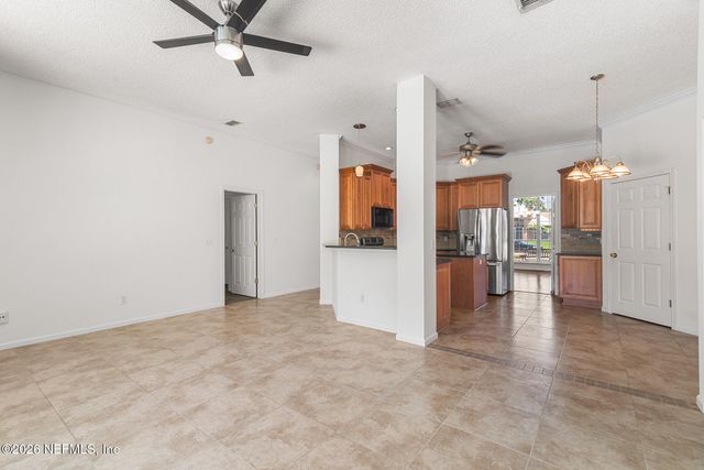5266 CHESTNUT LAKE Drive, Jacksonville, FL 32258