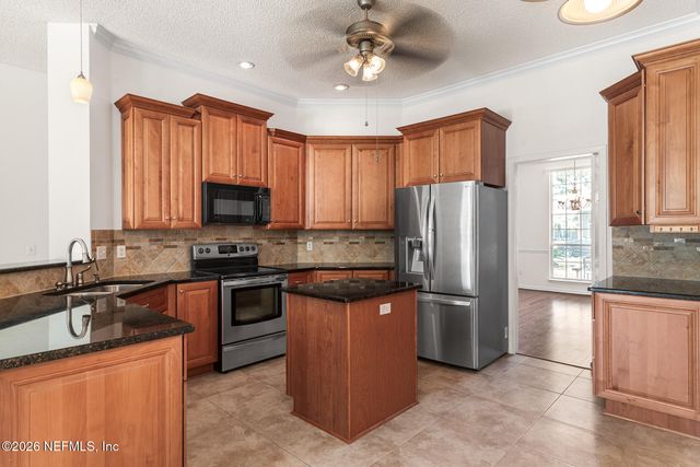 5266 CHESTNUT LAKE Drive, Jacksonville, FL 32258