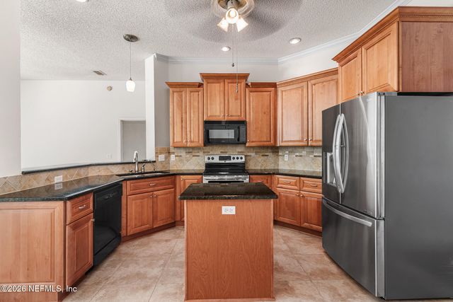 5266 CHESTNUT LAKE Drive, Jacksonville, FL 32258