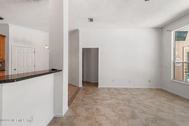 5266 CHESTNUT LAKE Drive, Jacksonville, FL 32258