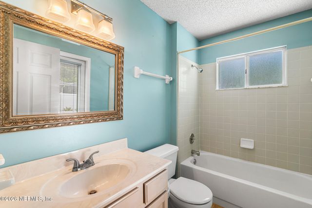 5266 CHESTNUT LAKE Drive, Jacksonville, FL 32258