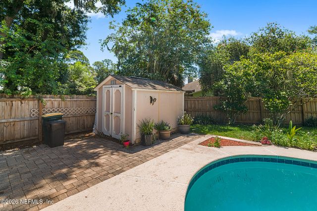 5266 CHESTNUT LAKE Drive, Jacksonville, FL 32258