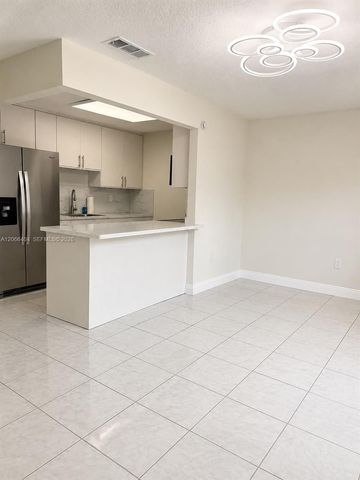 3659 SW 99th Avenue 7, Miami, FL 33165