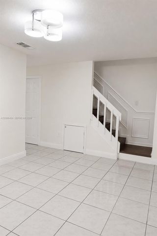 3659 SW 99th Avenue 7, Miami, FL 33165
