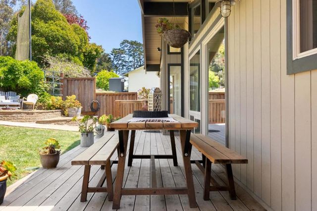 427 Sumner Avenue, Aptos, CA 95003