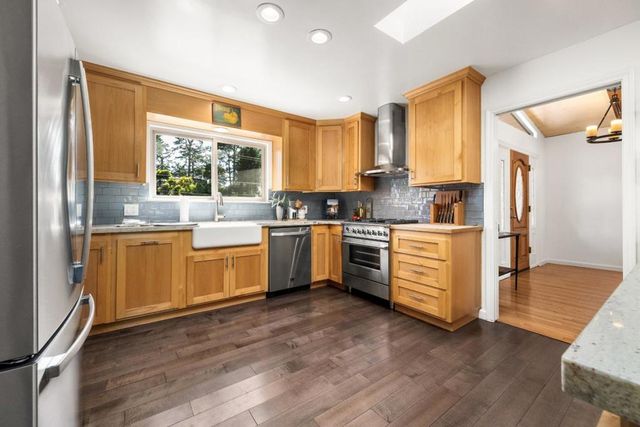 427 Sumner Avenue, Aptos, CA 95003