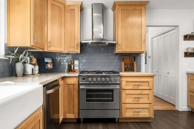 427 Sumner Avenue, Aptos, CA 95003