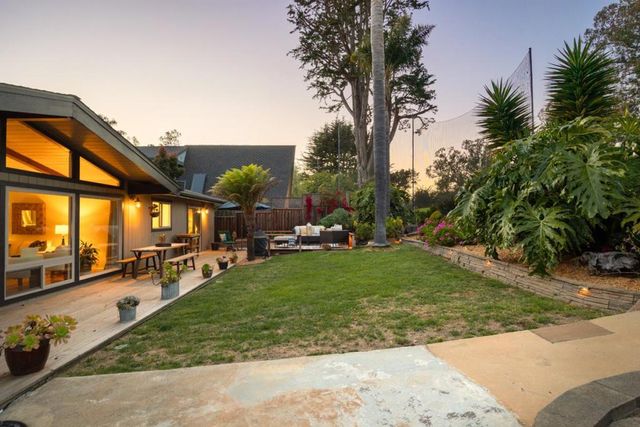 427 Sumner Avenue, Aptos, CA 95003
