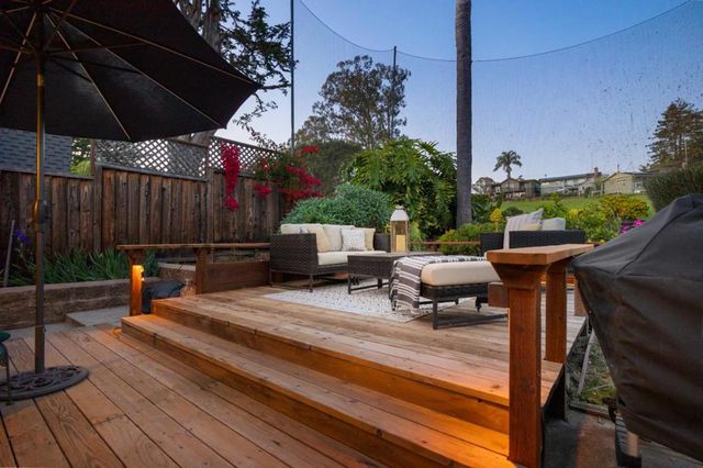427 Sumner Avenue, Aptos, CA 95003