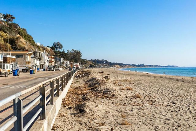 427 Sumner Avenue, Aptos, CA 95003