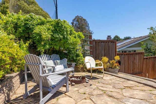 427 Sumner Avenue, Aptos, CA 95003