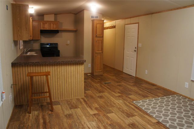 601 Clear Lake Road A, Highlands, TX 77562