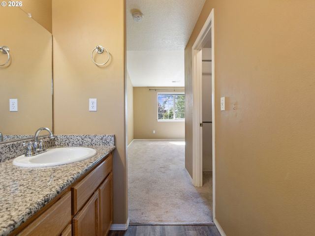 235 Ne LENOX St, Hillsboro, OR 97124