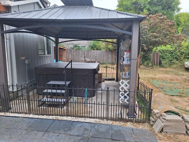 235 Ne LENOX St, Hillsboro, OR 97124
