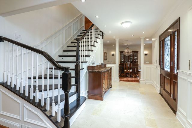 39 Mockingbird Lane, Oak Brook, IL 60523