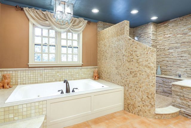 39 Mockingbird Lane, Oak Brook, IL 60523