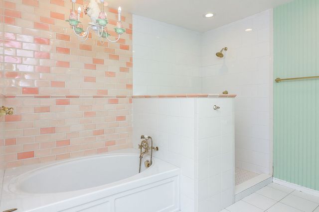 39 Mockingbird Lane, Oak Brook, IL 60523