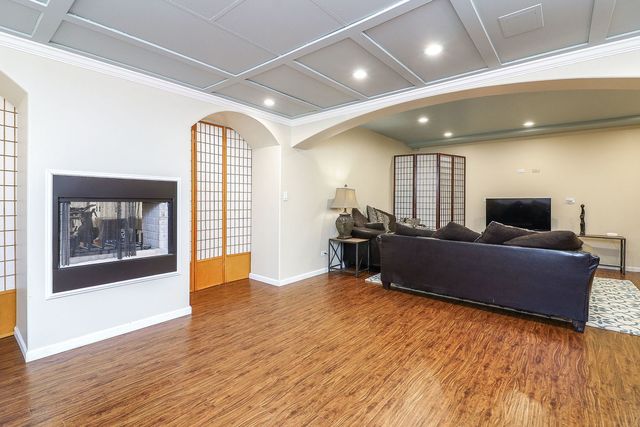 39 Mockingbird Lane, Oak Brook, IL 60523