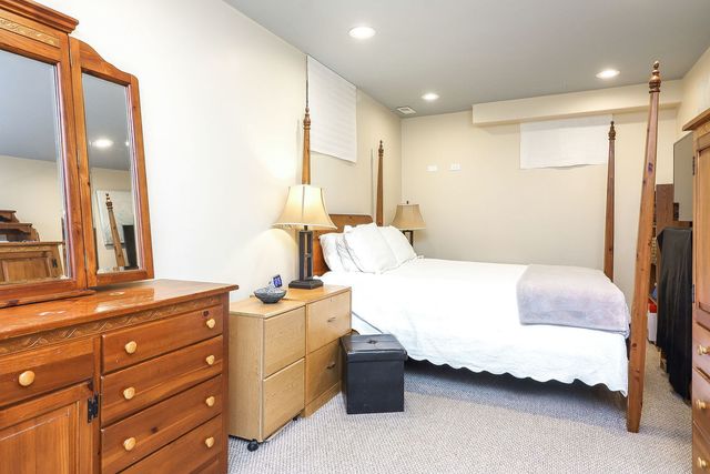 39 Mockingbird Lane, Oak Brook, IL 60523