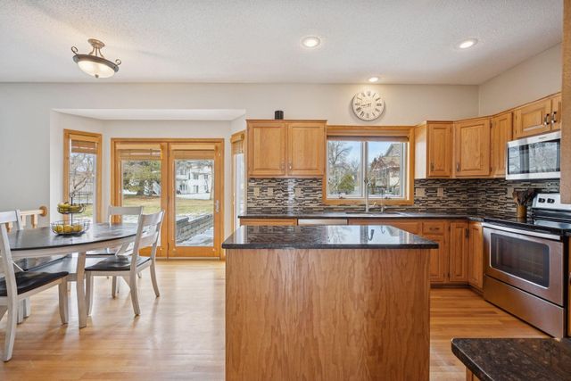 17532 82nd Avenue N, Maple Grove, MN 55311