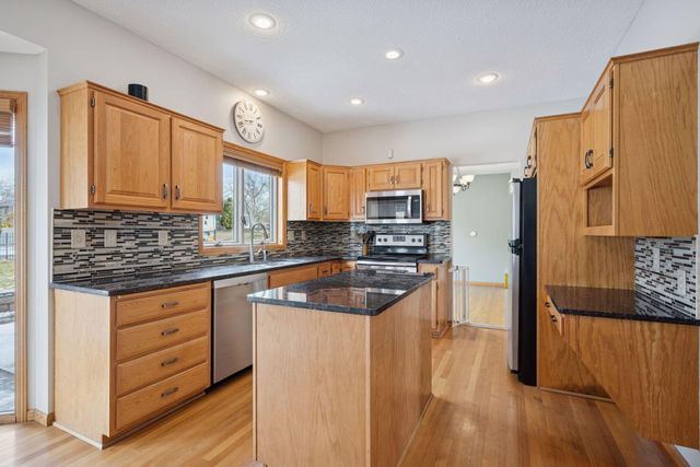 17532 82nd Avenue N, Maple Grove, MN 55311