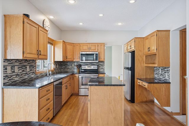 17532 82nd Avenue N, Maple Grove, MN 55311