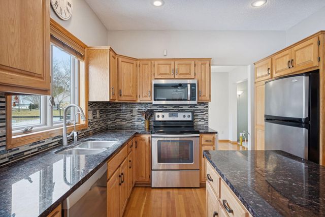 17532 82nd Avenue N, Maple Grove, MN 55311